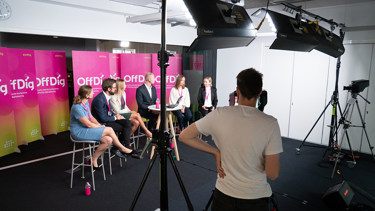 Se åbningsdebatten fra OffDig Week: Tillid og transparens i den offentlige digitalisering - hvordan sætter vi handling bag de flotte ord?