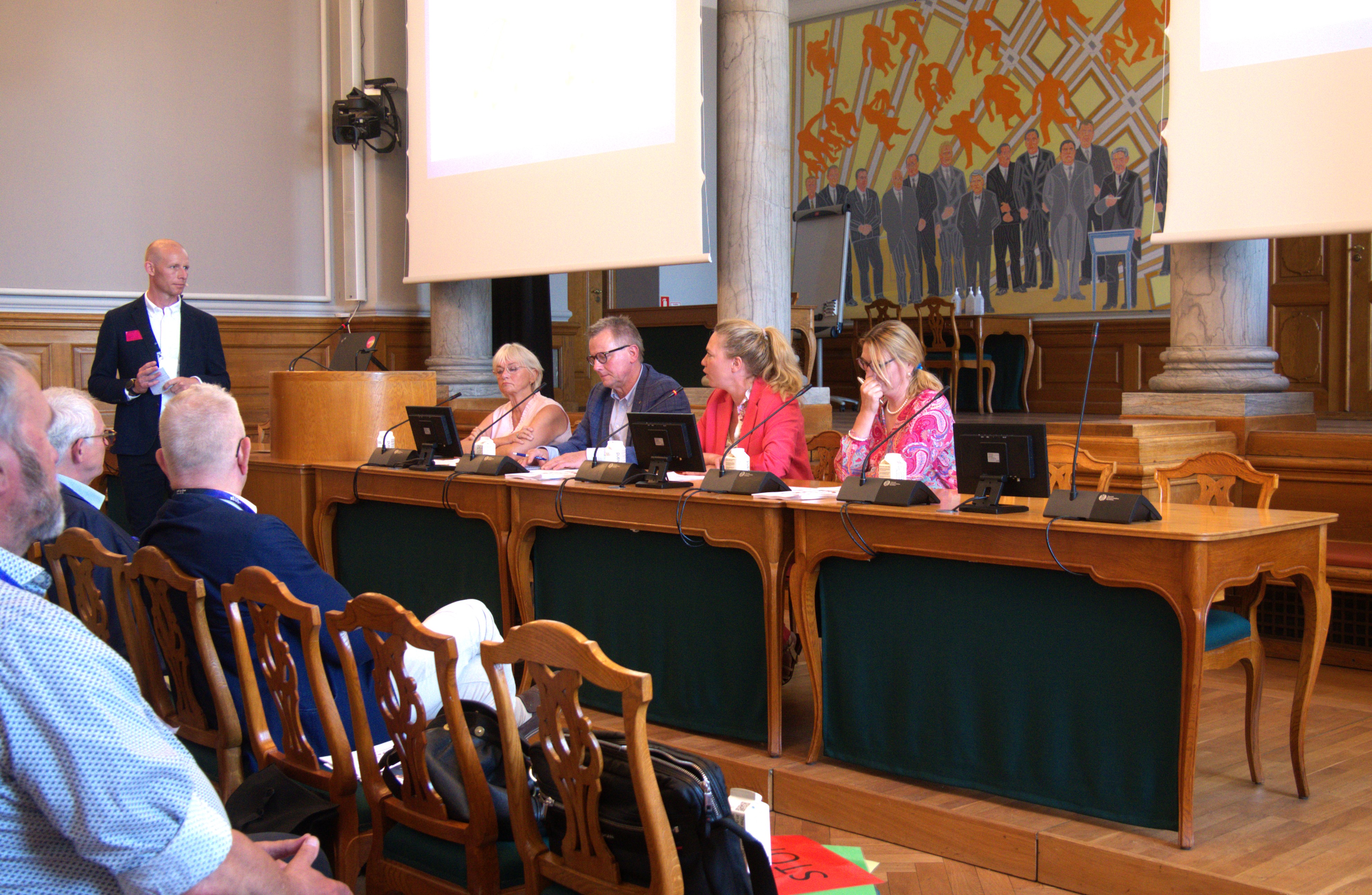 Dansk IT's anbefalinger om digital inklusion: Politikerne vil have bedre hjælp til borgerne 