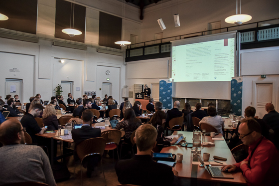 Billede af scenen og publikum til European Data Ethics Forum 2017